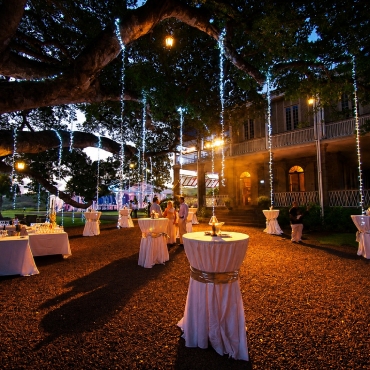 Flexible setting suitable for multiple event formats and occasions