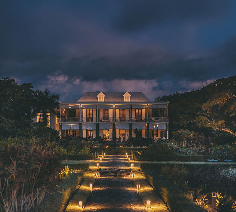 Le Chateau de Bel Ombre at night